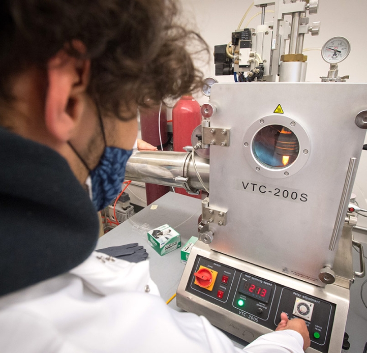 Student working in the physics lab